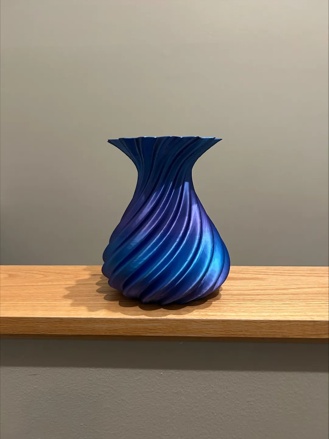 螺旋花瓶来自pots and stuff MakerWorld：免费下载3D 模型