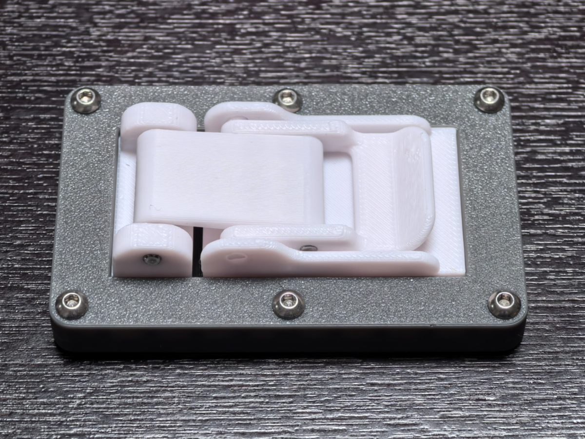 自锁式肘节搭扣 Toggle Latch - 免费 3D 打印模型 - MakerWorld