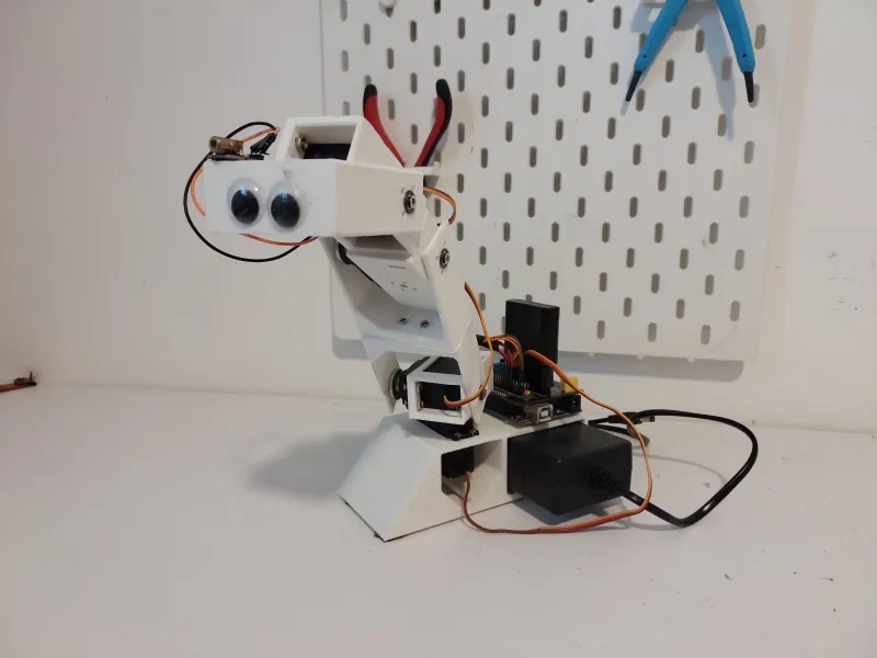 Arduino Uno 机械臂与抓手 来自 RI printing MakerWorld:免费下载 3D 模型