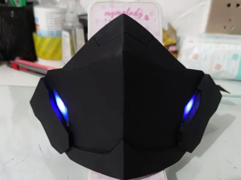 一个cosplay面罩！