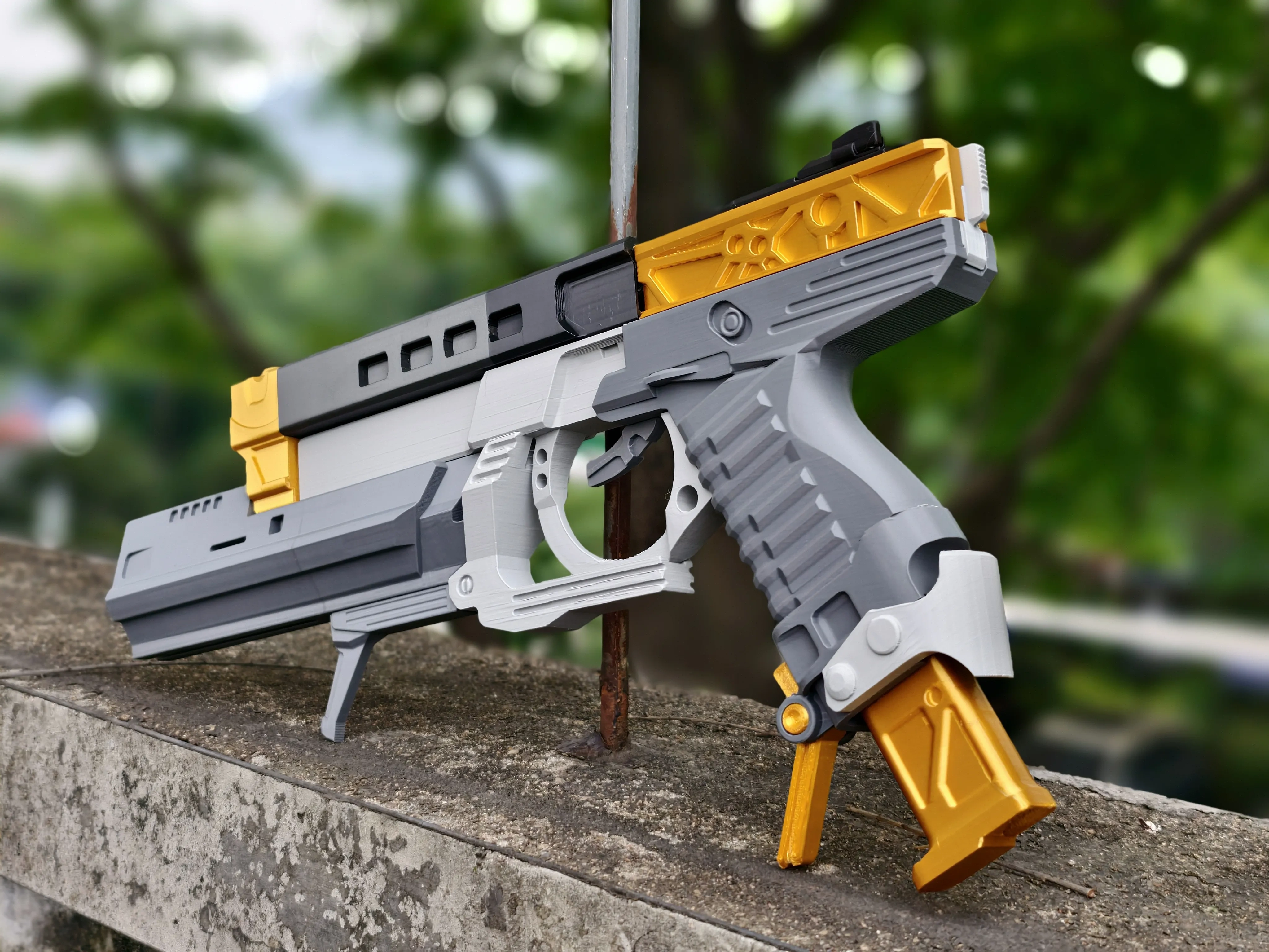 游戏《命运2》魔鬼之厄副手武器科幻手枪玩具模型(无功能) 来自 补补觉去 MakerWorld:免费下载 3D 模型