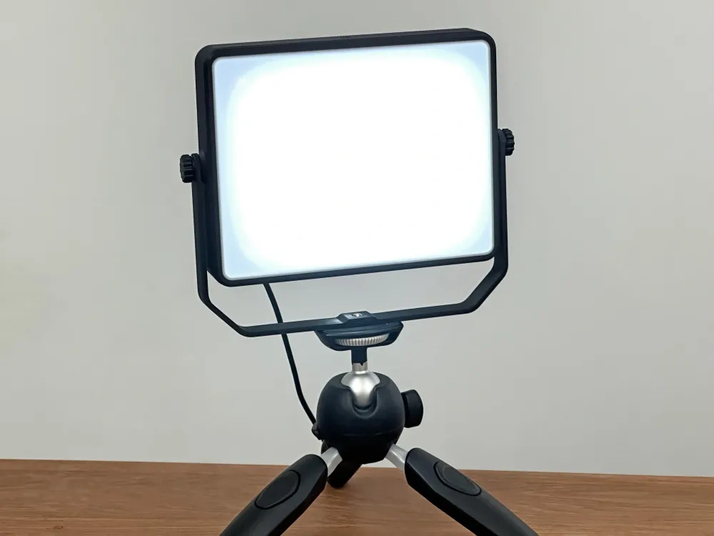 5W LED柔光箱/灯板 来自 Maxx Design MakerWorld:免费下载 3D 模型