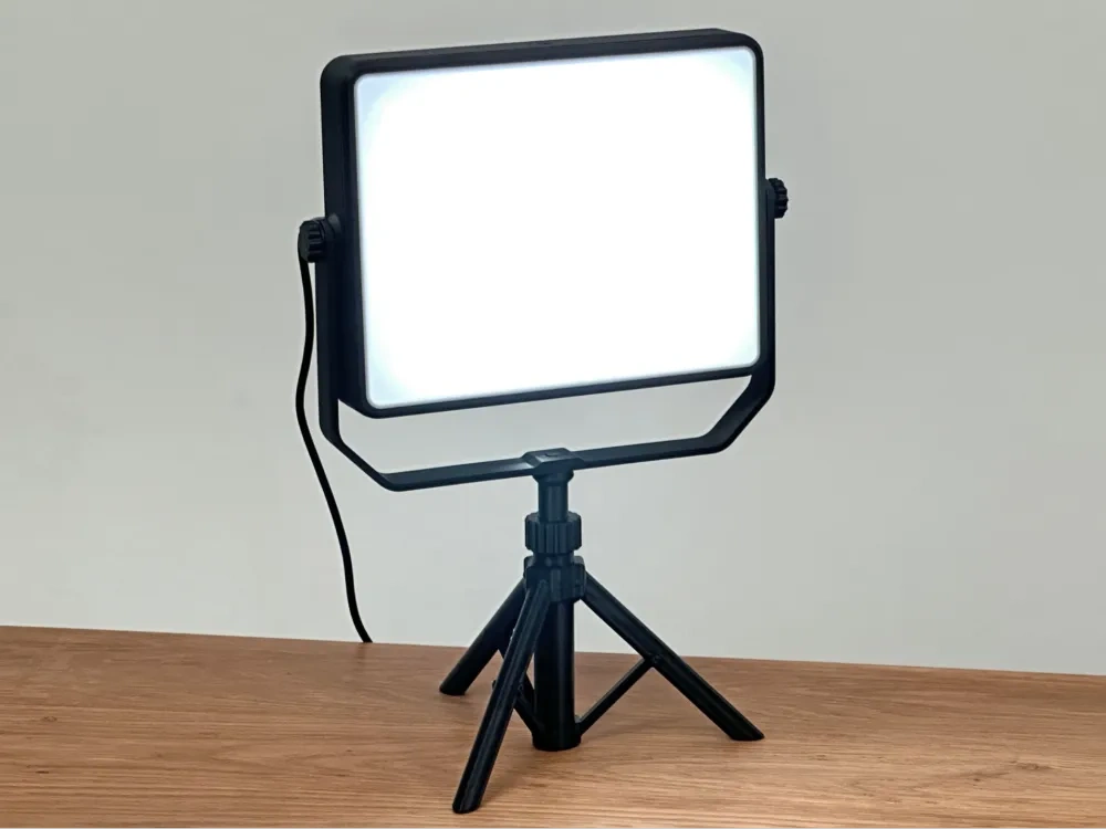 5W LED柔光箱/灯板 来自 Maxx Design MakerWorld:免费下载 3D 模型