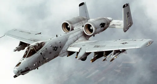 SI VIS PACEM, PARA BELLUM: Il Fairchild-Republic A-10 Thunderbolt II: un aereo costruito intorno ad un cannone