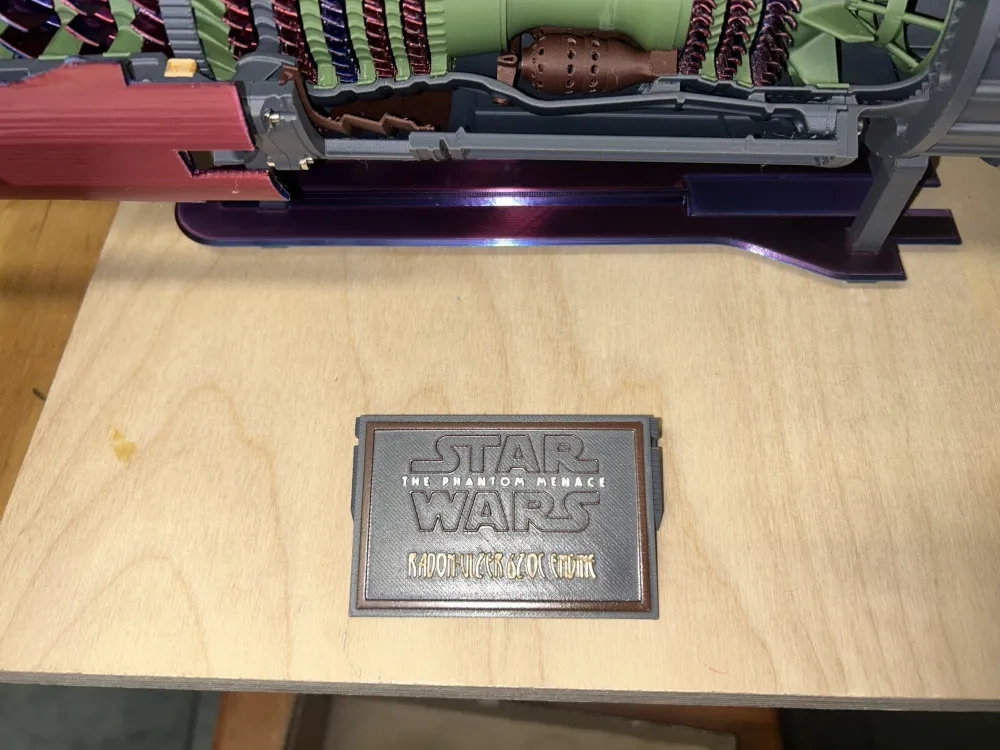 Ulzer 星球大战 Radon-Ulzer 320C 铭牌 来自 Thelonlypoet MakerWorld:免费下载 3D 模型