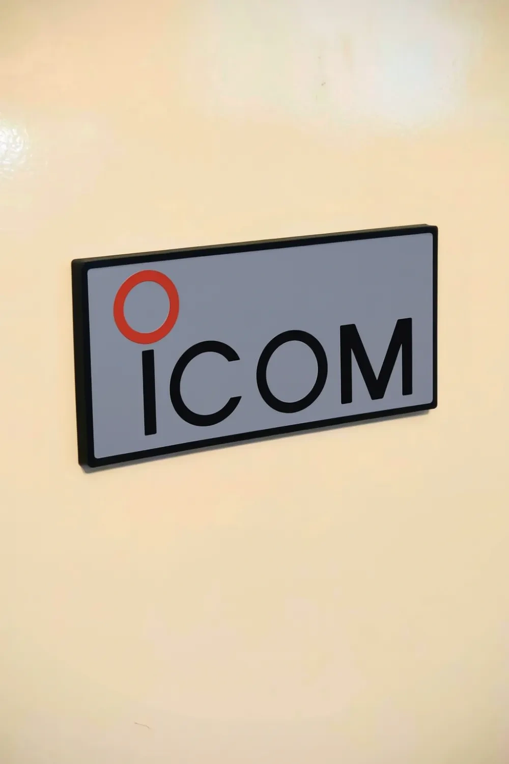 ICOM 标志磁铁 - 火腿无线电 来自 ChopperOriginals MakerWorld:免费下载 3D 模型
