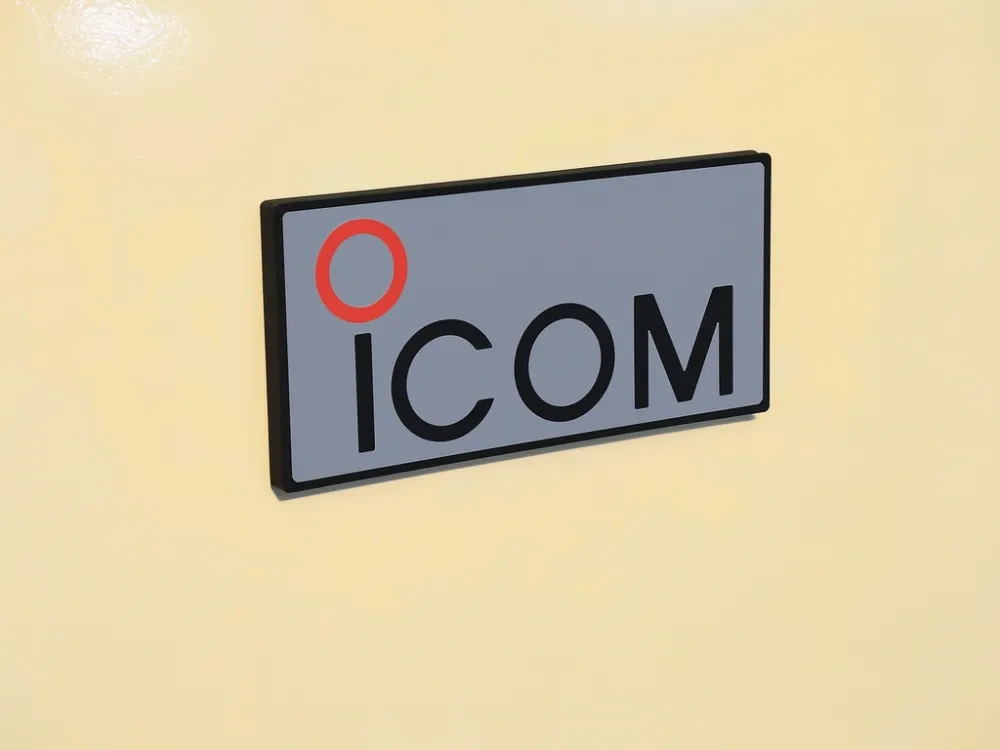 ICOM 标志磁铁 - 火腿无线电 来自 ChopperOriginals MakerWorld:免费下载 3D 模型