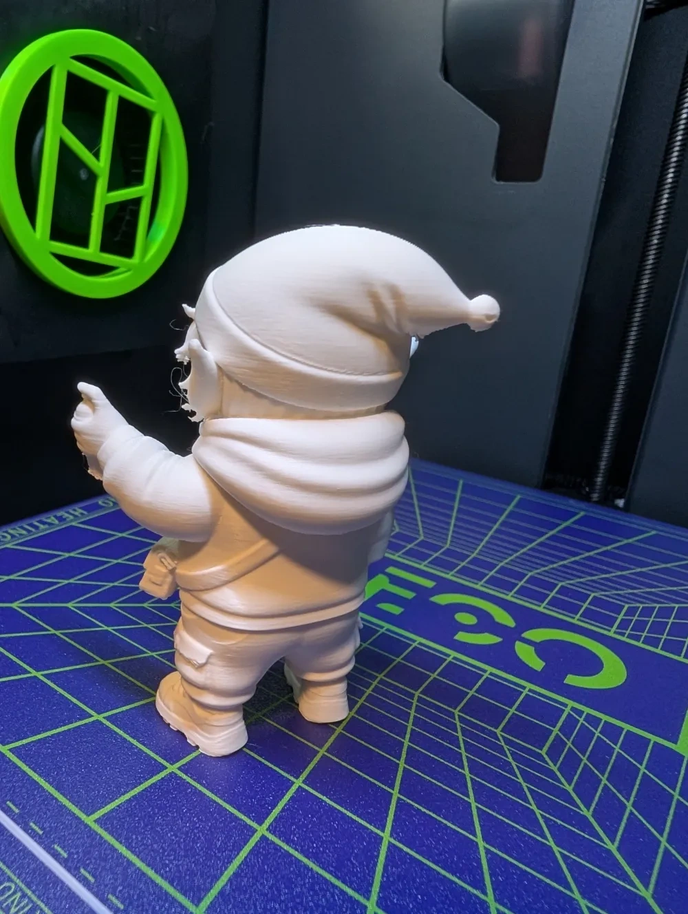 都市风格圣诞小矮人 来自 Der Druckertyp MakerWorld：免费下载 3D 模型