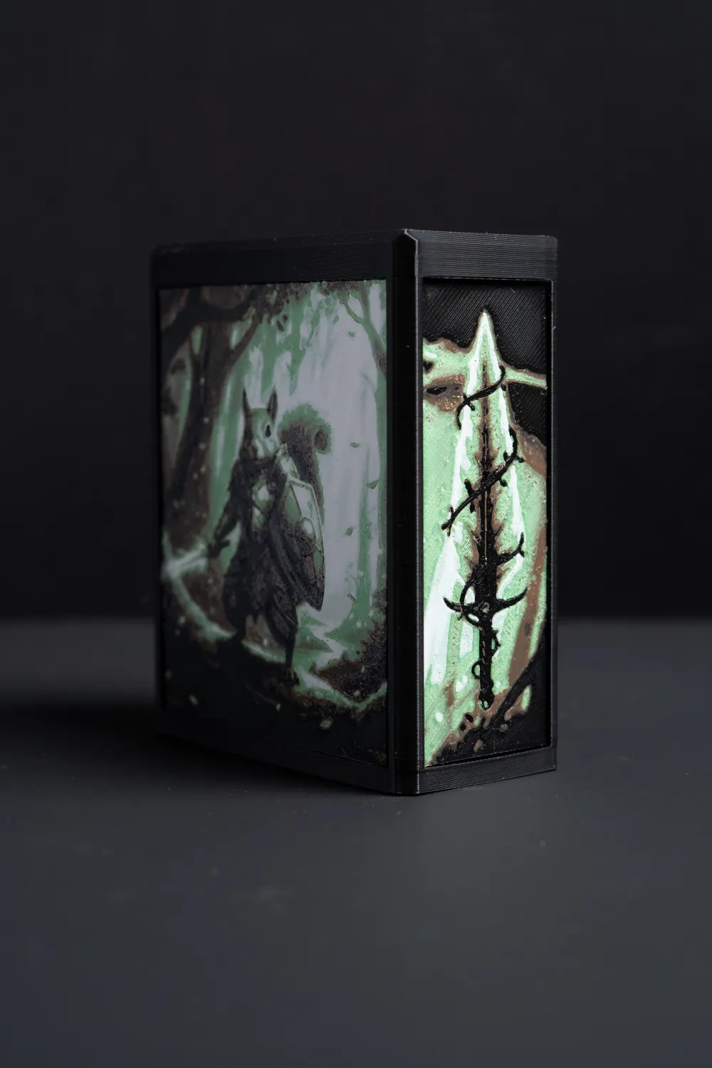 MTG 松鼠剑牌组盒 - 70张未套牌卡牌 来自 The Layer Forge MakerWorld：免费下载 3D 模型