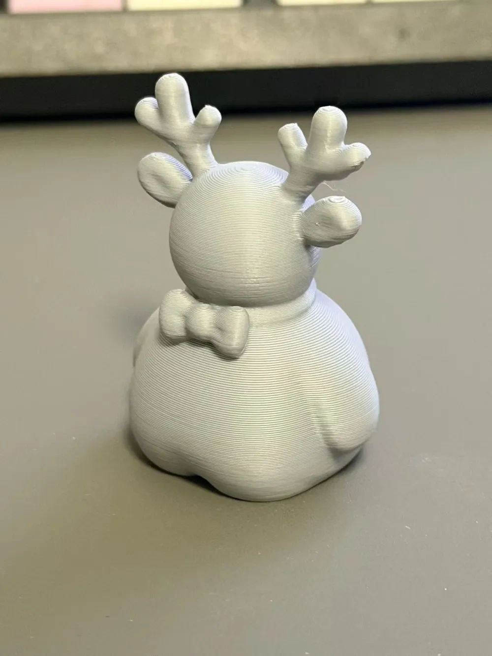 绅士胖驯鹿 来自 汤圆加可乐 MakerWorld：免费下载 3D 模型