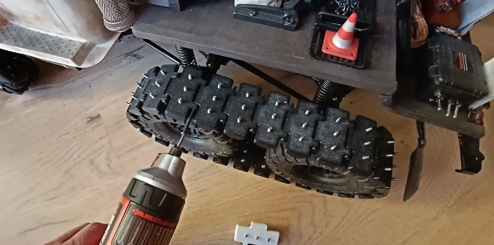 Rc Snow Chain RC 1/10 雪地履带 6x6 - SNOW CHAINS - 免费 3D 打印模型 - MakerWorld